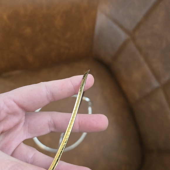 2 Necklaces - Picture 4 of 8